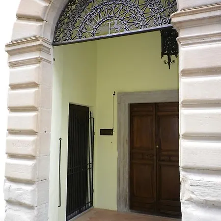Palazzo Urbani Monte San Martino