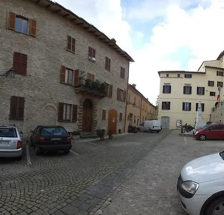 Palazzo Urbani Monte San Martino