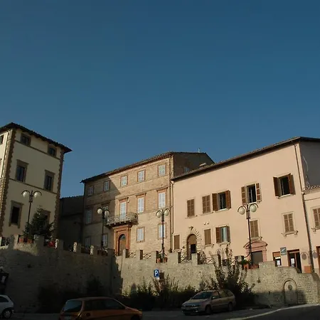 Palazzo Urbani * Monte San Martino